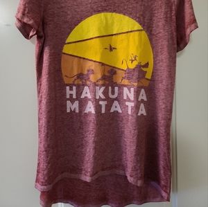 Disney's lion King "Hakuna Matata" T-Shirt - Women's Size Large